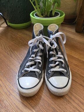 Converse Black Chuck Taylor High Tops, Sz 6.5/37